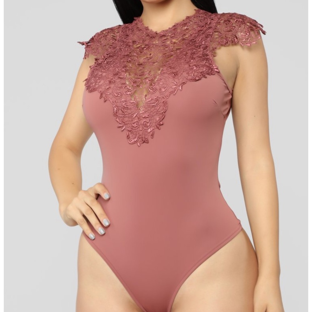 ❗️BRAND NEW NEVER WORN❗️Crochet Bodysuit
